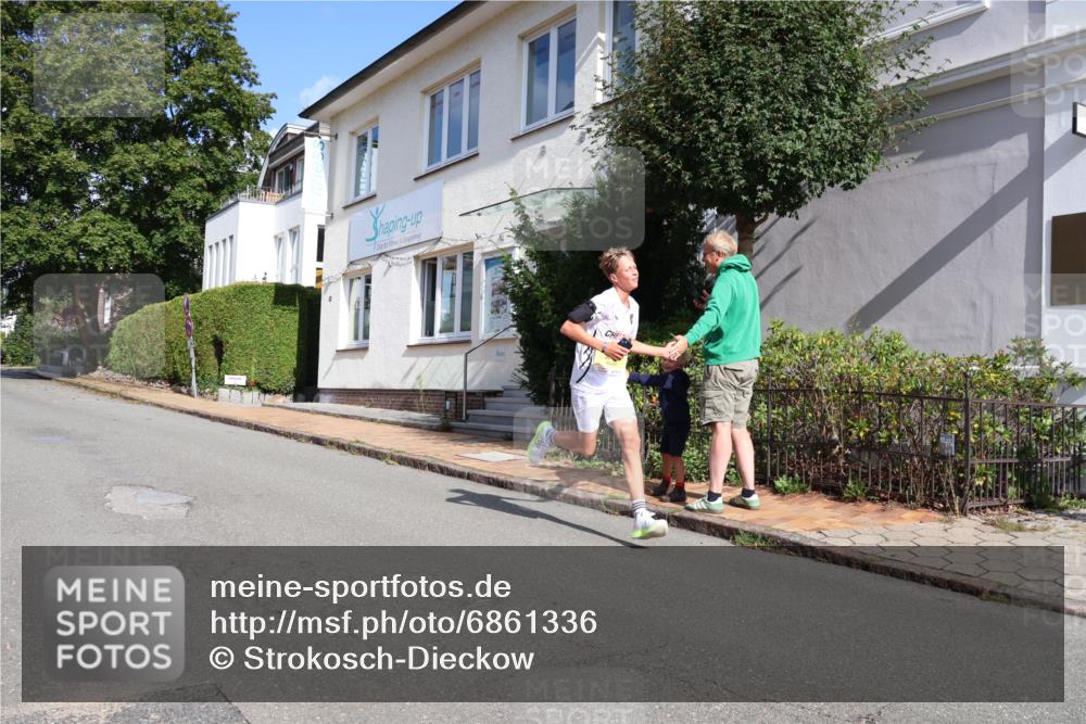 25.08.2024 - 20. Blankeneser Heldenlauf Strokosch-Dieckow http://msf.ph/oto/6861336 25.08.2024 10:15:16 Ziel 6458 meine-sportfotos.de