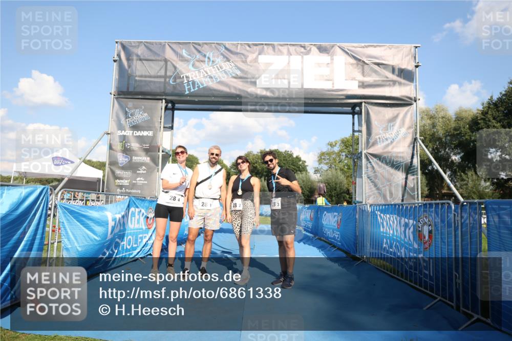 25.08.2024 - Elbe Triathlon Hamburg H.Heesch http://msf.ph/oto/6861338 25.08.2024 16:47:23 Ziel  meine-sportfotos.de