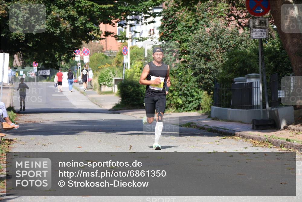 25.08.2024 - 20. Blankeneser Heldenlauf Strokosch-Dieckow http://msf.ph/oto/6861350 25.08.2024 10:15:24 Ziel 6379 meine-sportfotos.de