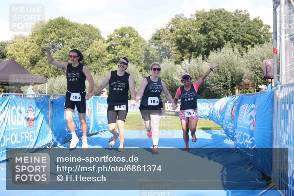25.08.2024 - Elbe Triathlon Hamburg H.Heesch http://msf.ph/oto/6861374 25.08.2024 16:47:43 Ziel  meine-sportfotos.de