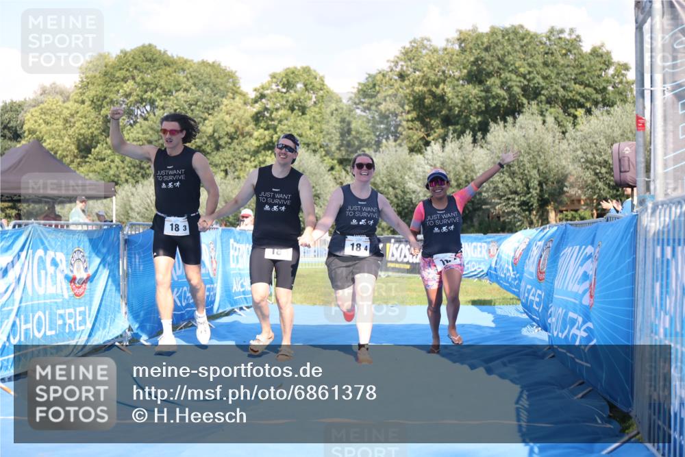 25.08.2024 - Elbe Triathlon Hamburg H.Heesch http://msf.ph/oto/6861378 25.08.2024 16:47:43 Ziel  meine-sportfotos.de
