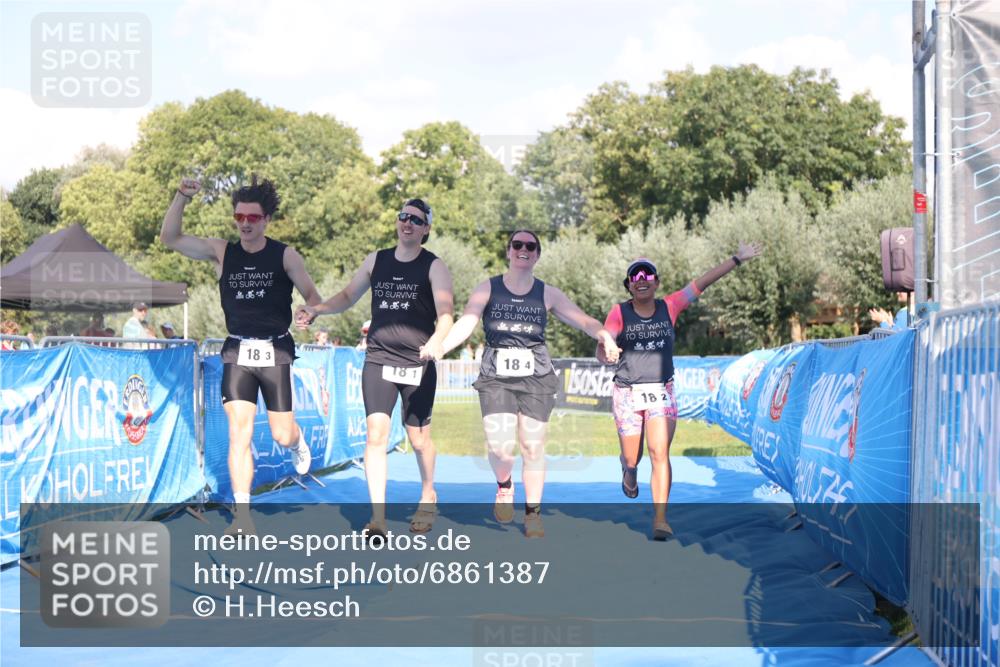 25.08.2024 - Elbe Triathlon Hamburg H.Heesch http://msf.ph/oto/6861387 25.08.2024 16:47:43 Ziel  meine-sportfotos.de