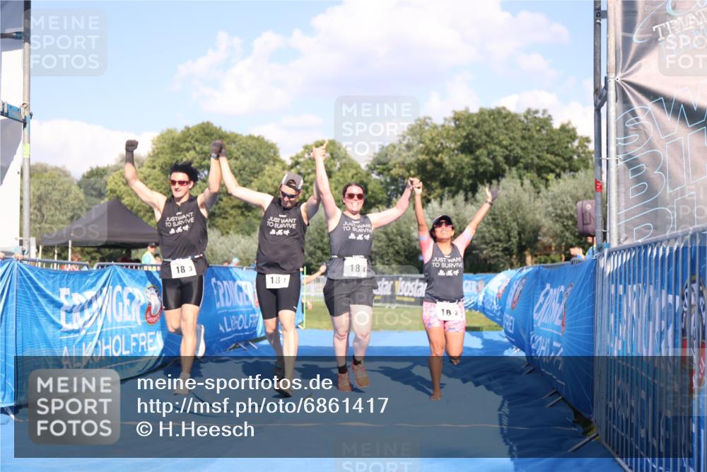 25.08.2024 - Elbe Triathlon Hamburg H.Heesch http://msf.ph/oto/6861417 25.08.2024 16:47:43 Ziel  meine-sportfotos.de