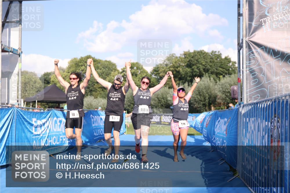 25.08.2024 - Elbe Triathlon Hamburg H.Heesch http://msf.ph/oto/6861425 25.08.2024 16:47:43 Ziel  meine-sportfotos.de