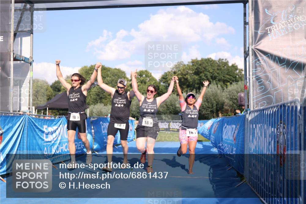 25.08.2024 - Elbe Triathlon Hamburg H.Heesch http://msf.ph/oto/6861437 25.08.2024 16:47:43 Ziel  meine-sportfotos.de