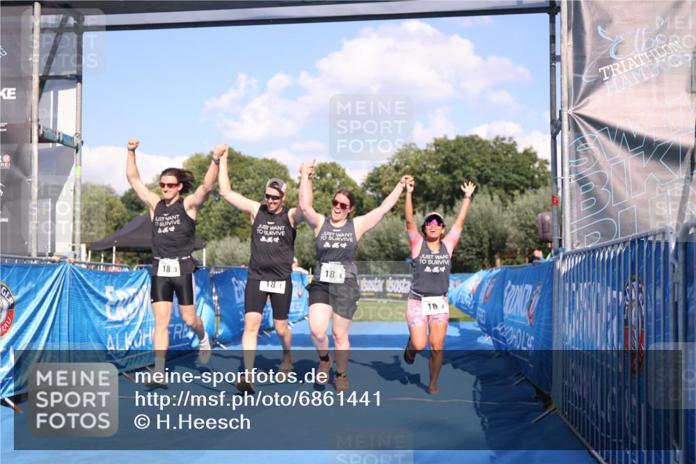 25.08.2024 - Elbe Triathlon Hamburg H.Heesch http://msf.ph/oto/6861441 25.08.2024 16:47:43 Ziel  meine-sportfotos.de