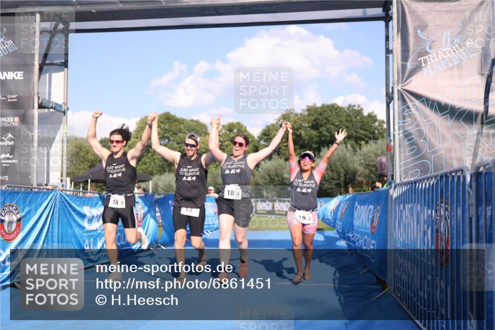 25.08.2024 - Elbe Triathlon Hamburg H.Heesch http://msf.ph/oto/6861451 25.08.2024 16:47:44 Ziel  meine-sportfotos.de