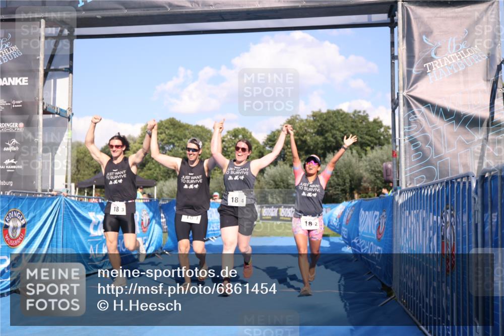 25.08.2024 - Elbe Triathlon Hamburg H.Heesch http://msf.ph/oto/6861454 25.08.2024 16:47:44 Ziel  meine-sportfotos.de