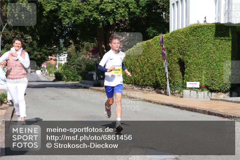 25.08.2024 - 20. Blankeneser Heldenlauf Strokosch-Dieckow http://msf.ph/oto/6861456 25.08.2024 10:15:46 Ziel 6442 meine-sportfotos.de