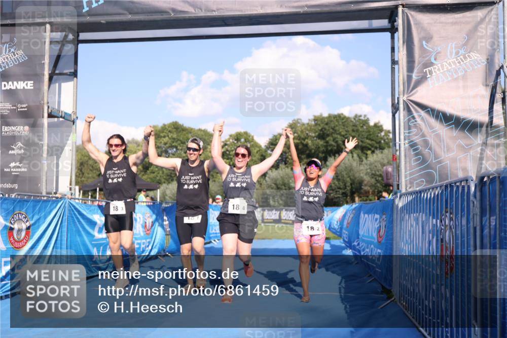 25.08.2024 - Elbe Triathlon Hamburg H.Heesch http://msf.ph/oto/6861459 25.08.2024 16:47:44 Ziel  meine-sportfotos.de