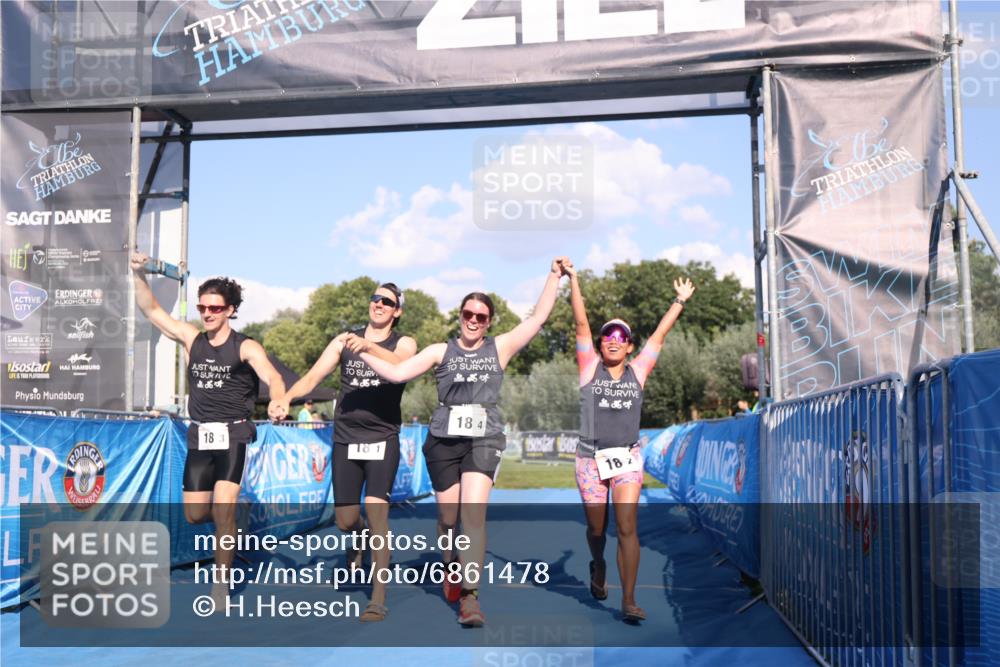 25.08.2024 - Elbe Triathlon Hamburg H.Heesch http://msf.ph/oto/6861478 25.08.2024 16:47:44 Ziel  meine-sportfotos.de