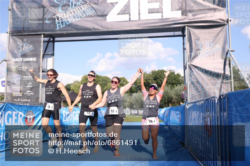 25.08.2024 - Elbe Triathlon Hamburg H.Heesch http://msf.ph/oto/6861491 25.08.2024 16:47:44 Ziel  meine-sportfotos.de