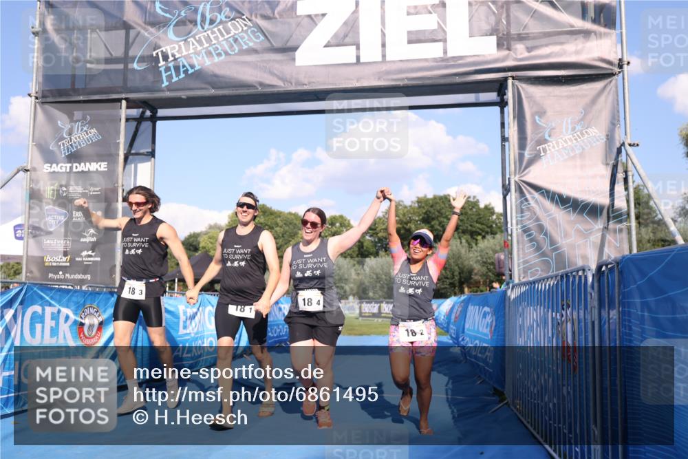 25.08.2024 - Elbe Triathlon Hamburg H.Heesch http://msf.ph/oto/6861495 25.08.2024 16:47:44 Ziel  meine-sportfotos.de