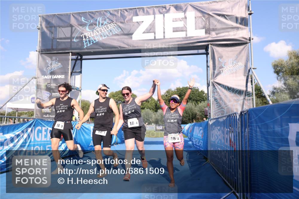 25.08.2024 - Elbe Triathlon Hamburg H.Heesch http://msf.ph/oto/6861509 25.08.2024 16:47:44 Ziel  meine-sportfotos.de