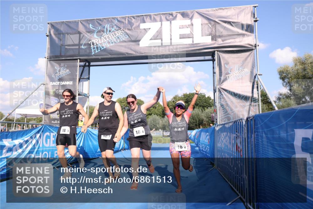 25.08.2024 - Elbe Triathlon Hamburg H.Heesch http://msf.ph/oto/6861513 25.08.2024 16:47:44 Ziel  meine-sportfotos.de