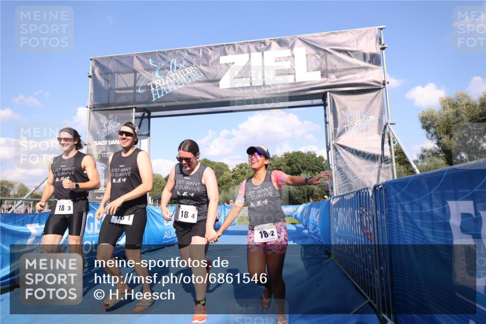 25.08.2024 - Elbe Triathlon Hamburg H.Heesch http://msf.ph/oto/6861546 25.08.2024 16:47:45 Ziel  meine-sportfotos.de