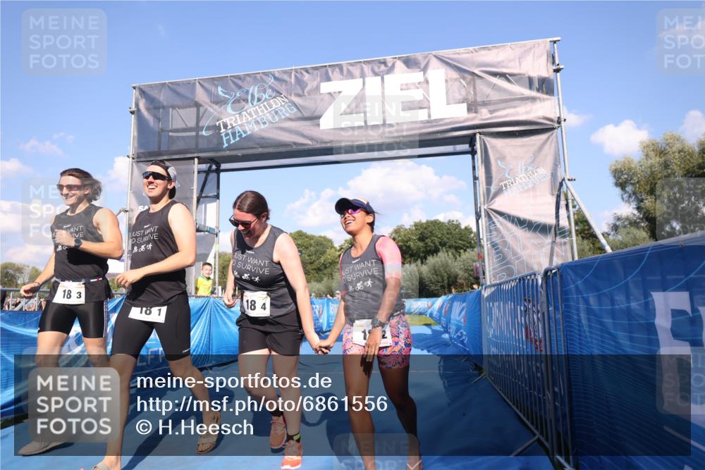 25.08.2024 - Elbe Triathlon Hamburg H.Heesch http://msf.ph/oto/6861556 25.08.2024 16:47:45 Ziel  meine-sportfotos.de