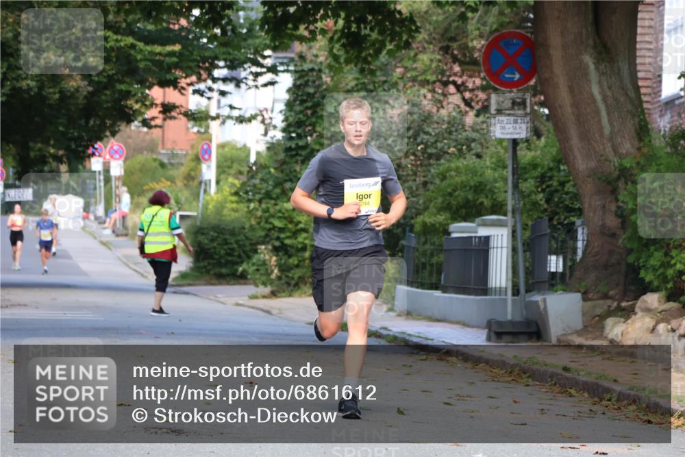 25.08.2024 - 20. Blankeneser Heldenlauf Strokosch-Dieckow http://msf.ph/oto/6861612 25.08.2024 10:16:43 Ziel 6244 meine-sportfotos.de