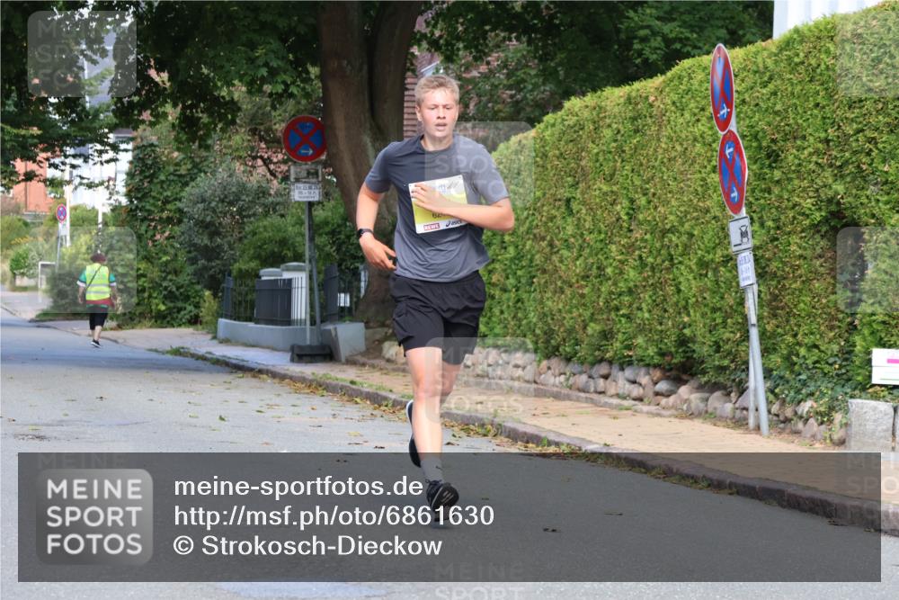 25.08.2024 - 20. Blankeneser Heldenlauf Strokosch-Dieckow http://msf.ph/oto/6861630 25.08.2024 10:16:45 Ziel 6244 meine-sportfotos.de