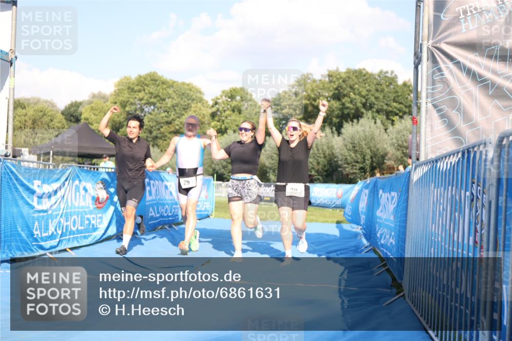 25.08.2024 - Elbe Triathlon Hamburg H.Heesch http://msf.ph/oto/6861631 25.08.2024 16:48:18 Ziel  meine-sportfotos.de
