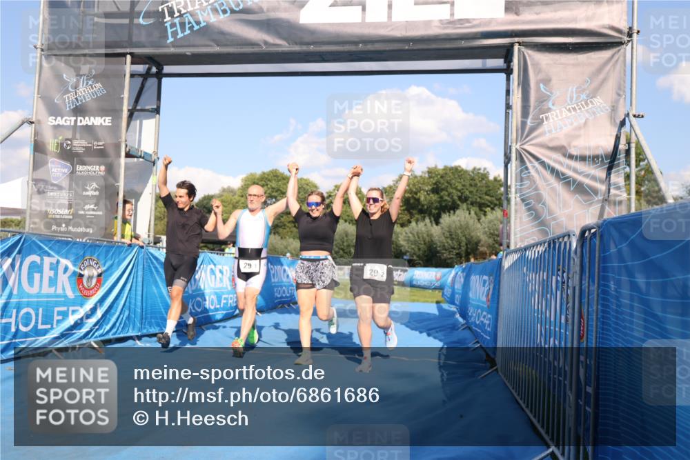 25.08.2024 - Elbe Triathlon Hamburg H.Heesch http://msf.ph/oto/6861686 25.08.2024 16:48:19 Ziel  meine-sportfotos.de