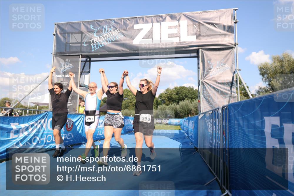 25.08.2024 - Elbe Triathlon Hamburg H.Heesch http://msf.ph/oto/6861751 25.08.2024 16:48:20 Ziel  meine-sportfotos.de