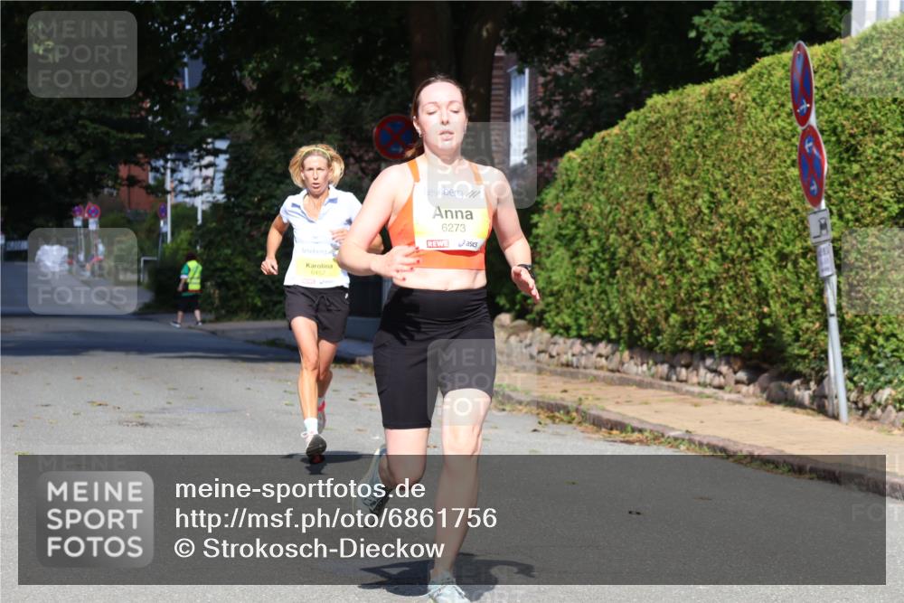 25.08.2024 - 20. Blankeneser Heldenlauf Strokosch-Dieckow http://msf.ph/oto/6861756 25.08.2024 10:17:08 Ziel 6273, 6457, 6459 meine-sportfotos.de