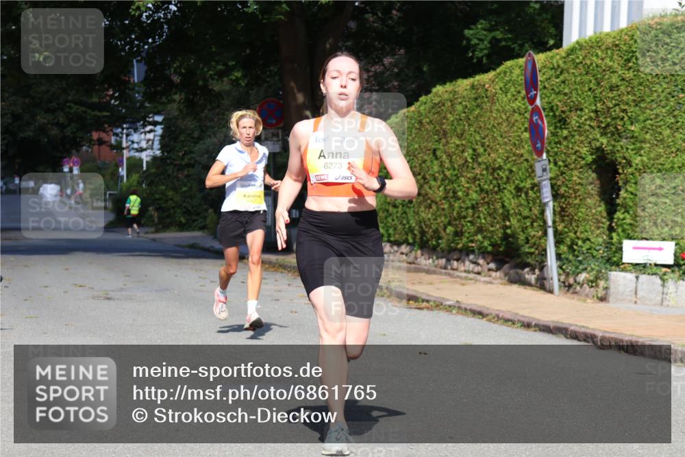 25.08.2024 - 20. Blankeneser Heldenlauf Strokosch-Dieckow http://msf.ph/oto/6861765 25.08.2024 10:17:08 Ziel 6273, 6457, 6459 meine-sportfotos.de