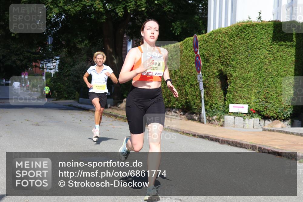 25.08.2024 - 20. Blankeneser Heldenlauf Strokosch-Dieckow http://msf.ph/oto/6861774 25.08.2024 10:17:08 Ziel 6273, 6457, 6459 meine-sportfotos.de