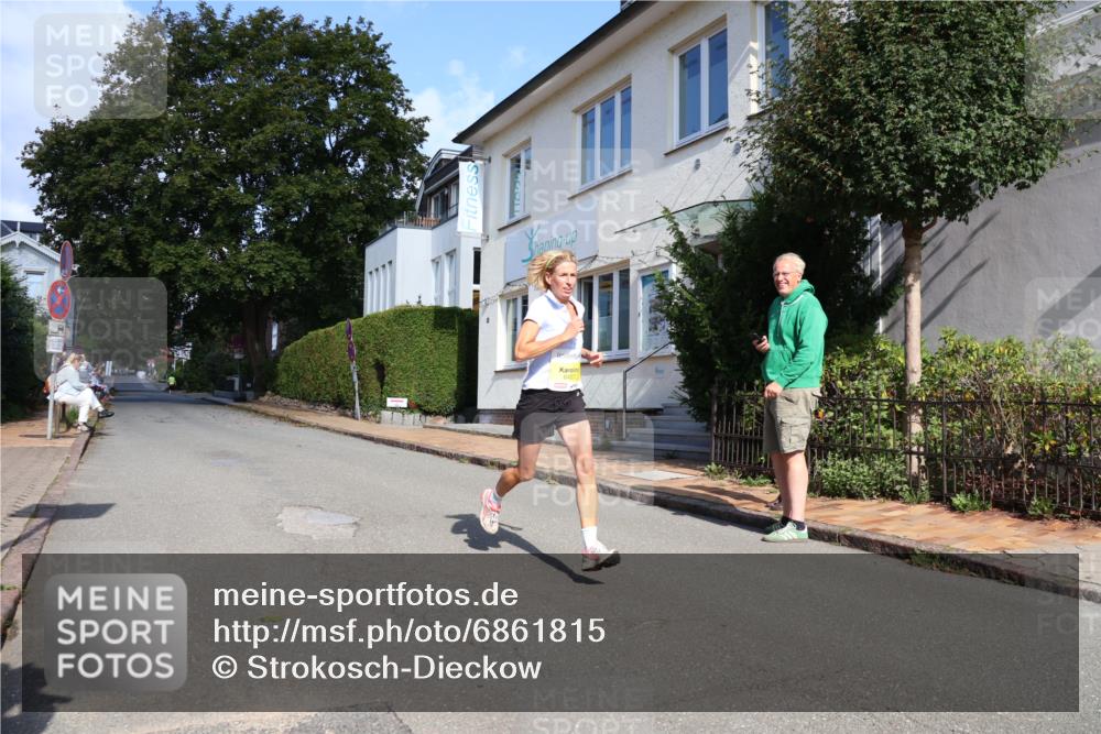 25.08.2024 - 20. Blankeneser Heldenlauf Strokosch-Dieckow http://msf.ph/oto/6861815 25.08.2024 10:17:11 Ziel 6273, 6457, 6459 meine-sportfotos.de