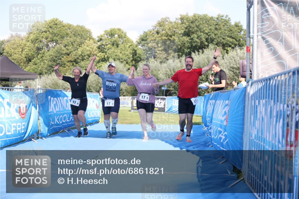 25.08.2024 - Elbe Triathlon Hamburg H.Heesch http://msf.ph/oto/6861821 25.08.2024 16:54:17 Ziel  meine-sportfotos.de