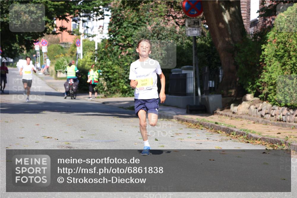 25.08.2024 - 20. Blankeneser Heldenlauf Strokosch-Dieckow http://msf.ph/oto/6861838 25.08.2024 10:17:43 Ziel 6297, 6527 meine-sportfotos.de