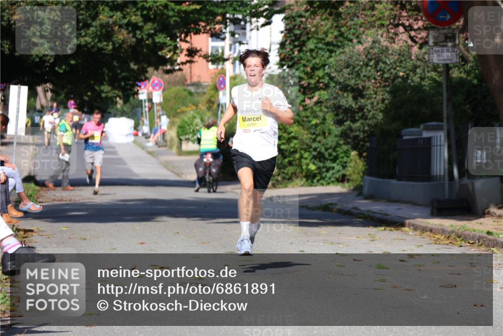 25.08.2024 - 20. Blankeneser Heldenlauf Strokosch-Dieckow http://msf.ph/oto/6861891 25.08.2024 10:17:51 Ziel 6297 meine-sportfotos.de