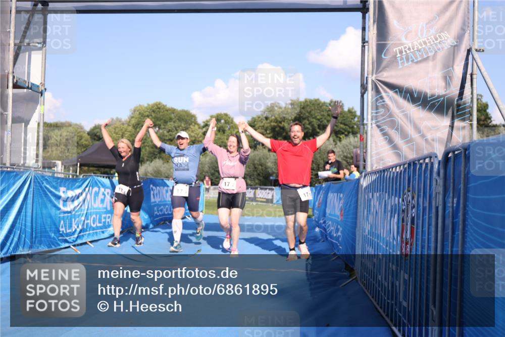25.08.2024 - Elbe Triathlon Hamburg H.Heesch http://msf.ph/oto/6861895 25.08.2024 16:54:18 Ziel  meine-sportfotos.de