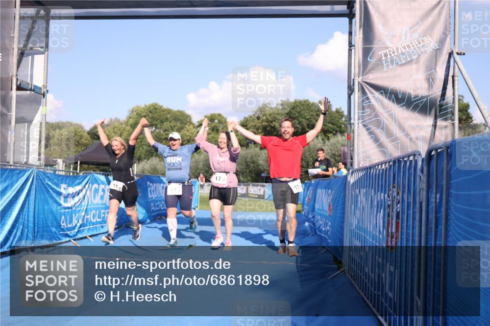 25.08.2024 - Elbe Triathlon Hamburg H.Heesch http://msf.ph/oto/6861898 25.08.2024 16:54:18 Ziel  meine-sportfotos.de