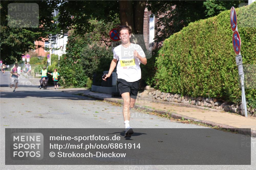 25.08.2024 - 20. Blankeneser Heldenlauf Strokosch-Dieckow http://msf.ph/oto/6861914 25.08.2024 10:17:53 Ziel 6297 meine-sportfotos.de