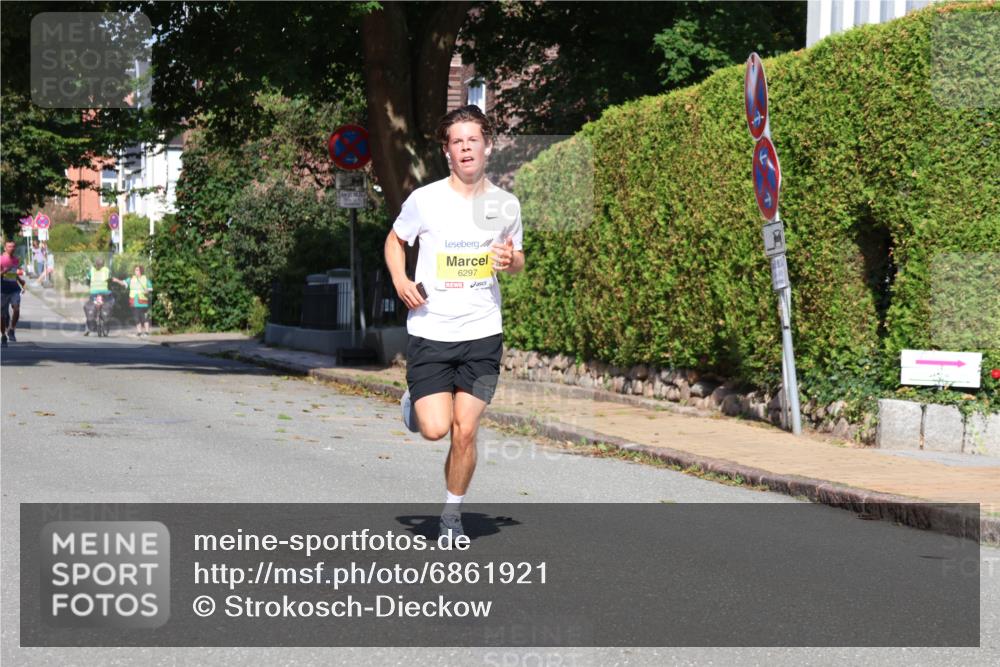 25.08.2024 - 20. Blankeneser Heldenlauf Strokosch-Dieckow http://msf.ph/oto/6861921 25.08.2024 10:17:54 Ziel 6297 meine-sportfotos.de