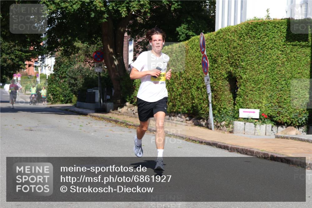 25.08.2024 - 20. Blankeneser Heldenlauf Strokosch-Dieckow http://msf.ph/oto/6861927 25.08.2024 10:17:54 Ziel 6297 meine-sportfotos.de