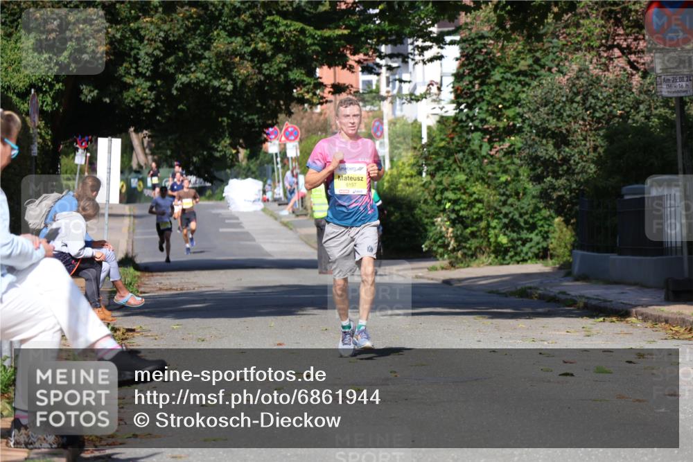 25.08.2024 - 20. Blankeneser Heldenlauf Strokosch-Dieckow http://msf.ph/oto/6861944 25.08.2024 10:18:01 Ziel 6157 meine-sportfotos.de