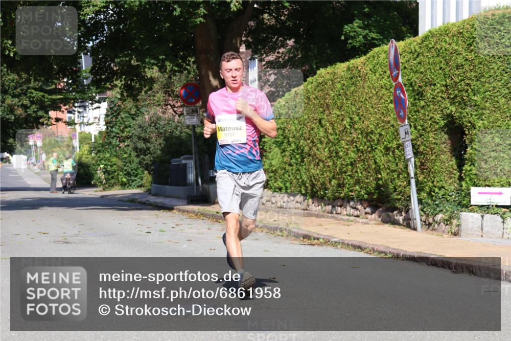 25.08.2024 - 20. Blankeneser Heldenlauf Strokosch-Dieckow http://msf.ph/oto/6861958 25.08.2024 10:18:05 Ziel 6157 meine-sportfotos.de