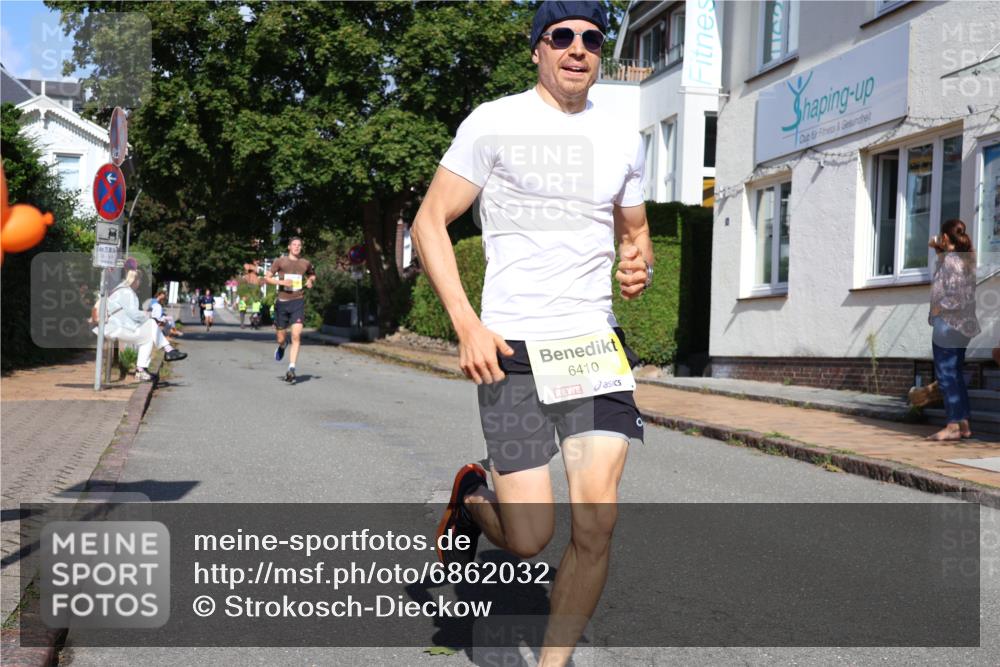 25.08.2024 - 20. Blankeneser Heldenlauf Strokosch-Dieckow http://msf.ph/oto/6862032 25.08.2024 10:18:19 Ziel 6354, 6410 meine-sportfotos.de