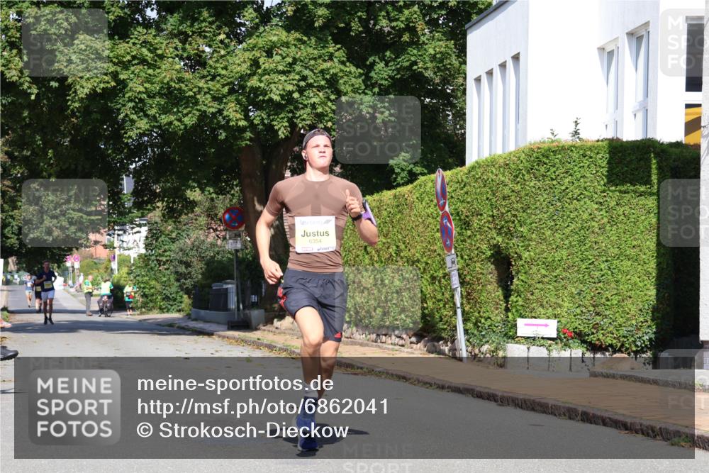 25.08.2024 - 20. Blankeneser Heldenlauf Strokosch-Dieckow http://msf.ph/oto/6862041 25.08.2024 10:18:21 Ziel 6185, 6354, 6410 meine-sportfotos.de
