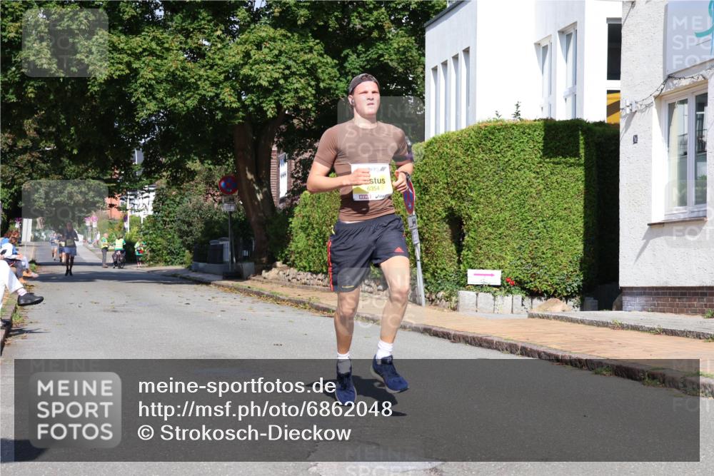 25.08.2024 - 20. Blankeneser Heldenlauf Strokosch-Dieckow http://msf.ph/oto/6862048 25.08.2024 10:18:21 Ziel 6185, 6354, 6410 meine-sportfotos.de