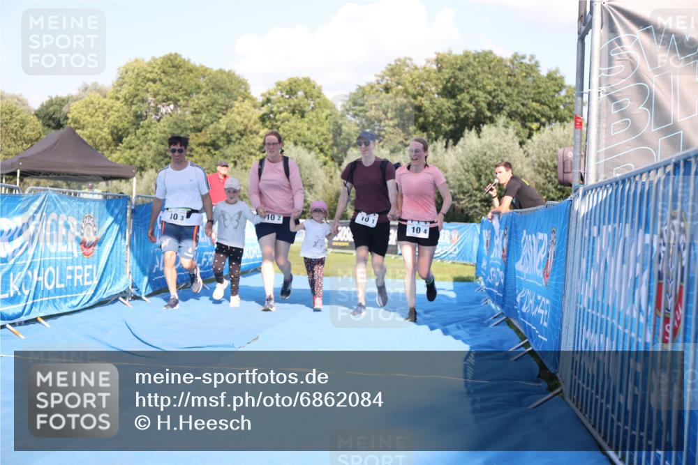 25.08.2024 - Elbe Triathlon Hamburg H.Heesch http://msf.ph/oto/6862084 25.08.2024 16:55:30 Ziel  meine-sportfotos.de