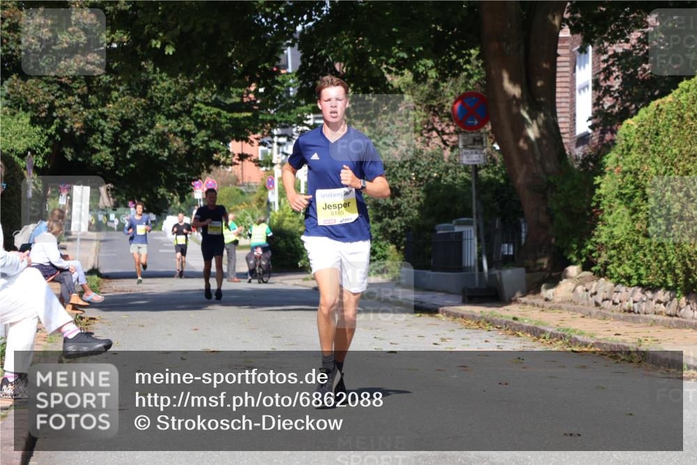 25.08.2024 - 20. Blankeneser Heldenlauf Strokosch-Dieckow http://msf.ph/oto/6862088 25.08.2024 10:18:30 Ziel 6185, 6412 meine-sportfotos.de