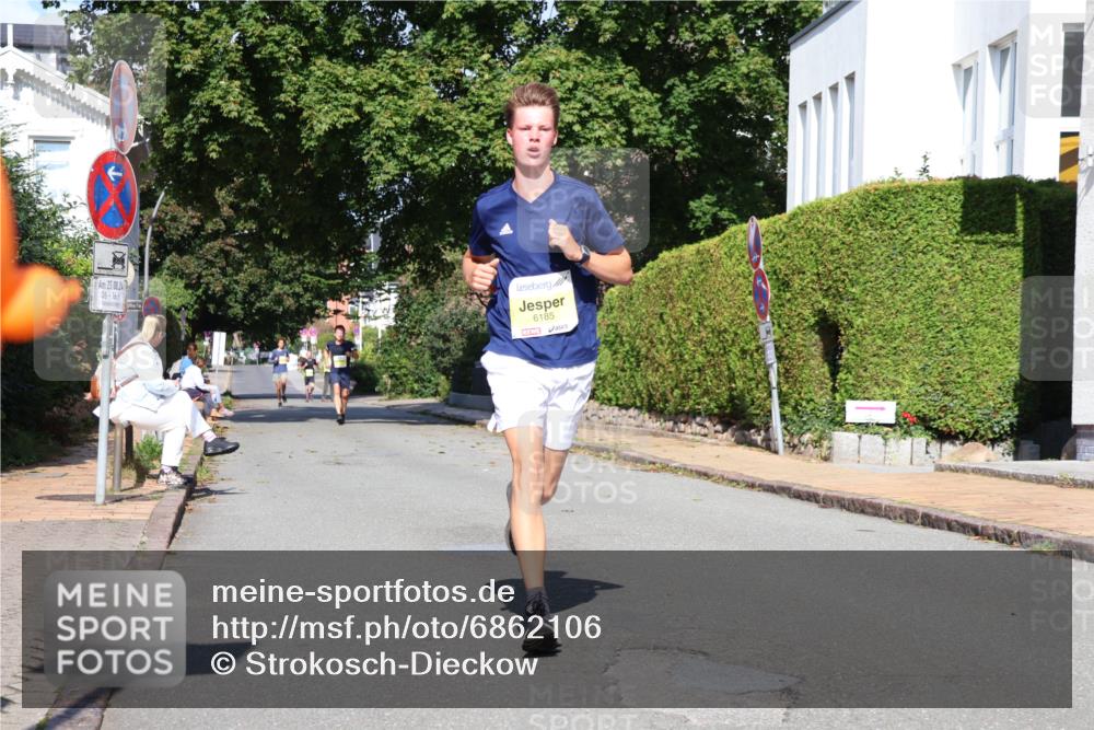 25.08.2024 - 20. Blankeneser Heldenlauf Strokosch-Dieckow http://msf.ph/oto/6862106 25.08.2024 10:18:33 Ziel 6185, 6412 meine-sportfotos.de