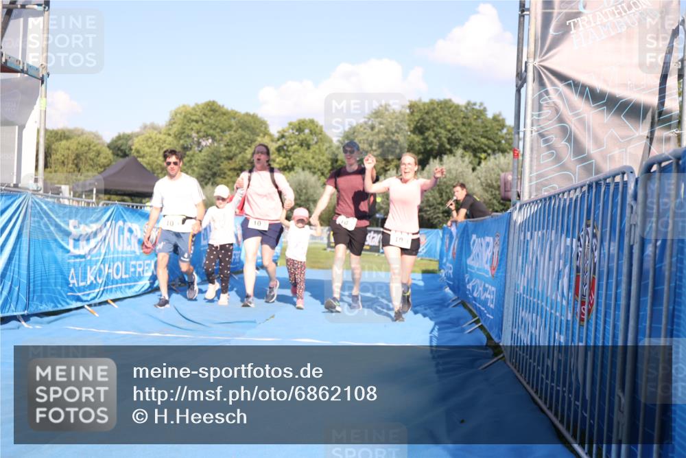 25.08.2024 - Elbe Triathlon Hamburg H.Heesch http://msf.ph/oto/6862108 25.08.2024 16:55:30 Ziel  meine-sportfotos.de