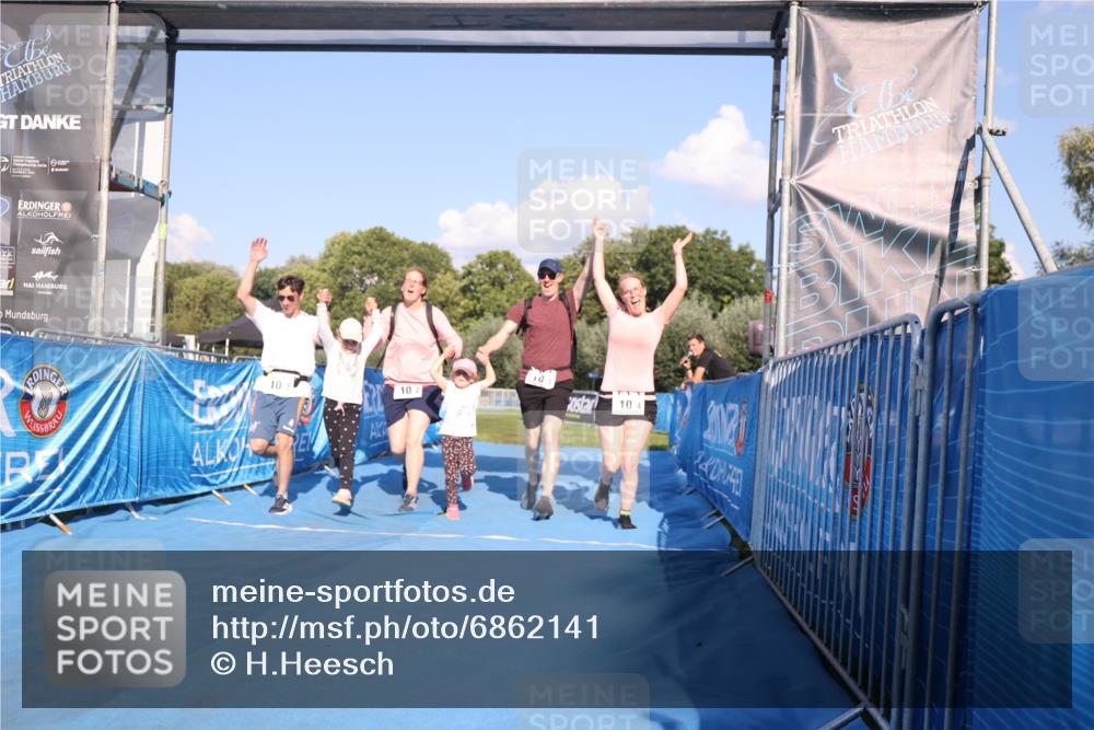 25.08.2024 - Elbe Triathlon Hamburg H.Heesch http://msf.ph/oto/6862141 25.08.2024 16:55:31 Ziel  meine-sportfotos.de
