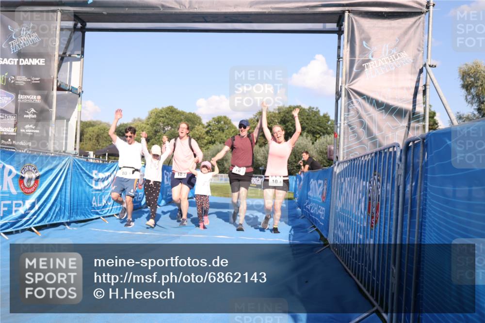 25.08.2024 - Elbe Triathlon Hamburg H.Heesch http://msf.ph/oto/6862143 25.08.2024 16:55:31 Ziel  meine-sportfotos.de