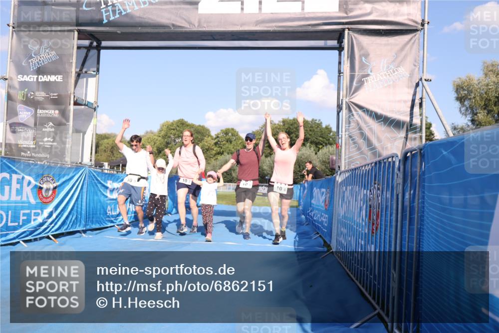 25.08.2024 - Elbe Triathlon Hamburg H.Heesch http://msf.ph/oto/6862151 25.08.2024 16:55:31 Ziel  meine-sportfotos.de